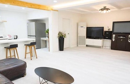 Seo Apartment | Vivaldi white house in vally