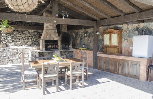 San Bartolome de Tirajana Cottage | Vivelorural casa en Valle de Chira con piscina