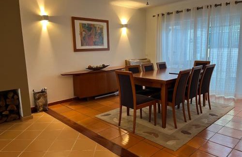 Cascais House | Vivenda espaçosa com jardim e churrasqueira