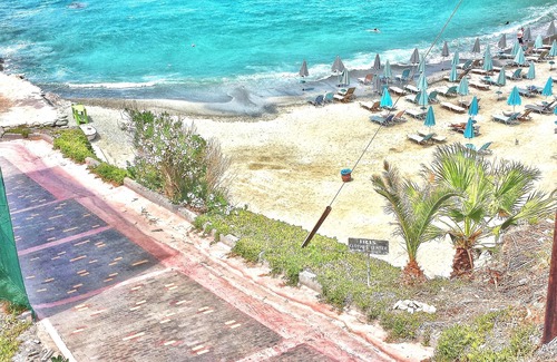 Agia Pelagia Apartment | 'Vivian' Apartment is on the Beach to the Amazing place !