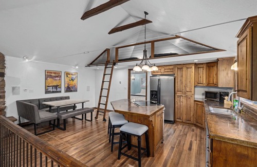 Snowbird Cabin | Vivian Park Retreat w/Hot Tub Provo Canyon Getaway