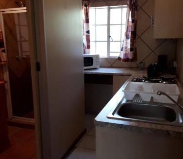 Rietfontein Bed & Breakfast | Vivian's Cottage