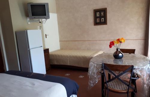 Rietfontein Bed & Breakfast | Vivian's Cottage