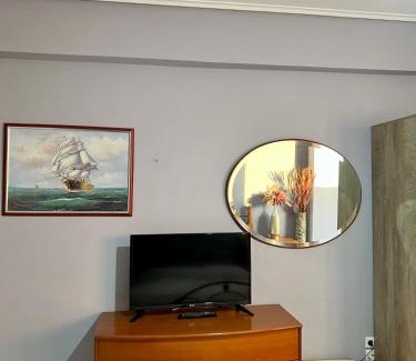 Lefkandi Apartment | Vivian’s apartment
