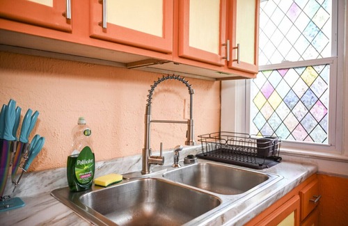 East Cleveland Apartment | Vivid Harmony | Themed | Sleeps 16