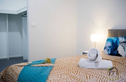 North Ryde Apartment | Vivid home in North Ryde