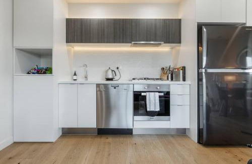 Glen Iris Apartment | Vivid on Malvern Road - A Convenient Lifestyle Stay