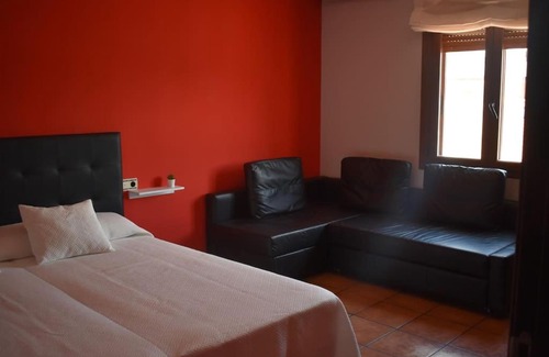 Villanueva de los Infantes House | Vivienda con piscina, gimnasio y cocina campera
