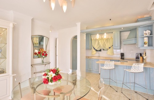 Los Cristianos Condo | Vivienda Centrica con Gran Terraza y Vista Panoramica al mar