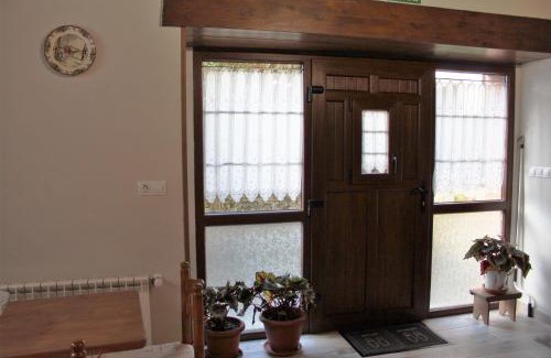 Penamellera Alta House | Vivienda Vacacional La Casina de Tina - Casas de los Picos