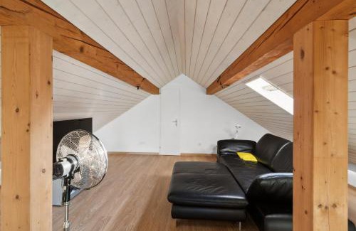 Kloten House | VK - H - Zürich Airport - Luxury - Homestay - Haldenstrasse - Kloten