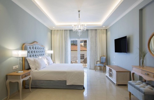 Nidri House | VK Luxury Suites - Private Parking - Adults Only