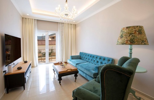 Nidri House | VK Luxury Suites - Private Parking - Adults Only