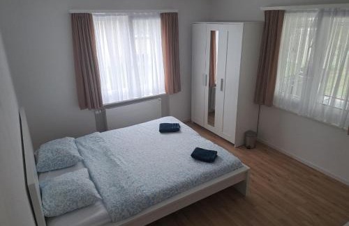 Bassersdorf House | VK - VBD - Zürich Airport - Homestay - Villa Bassersdorf
