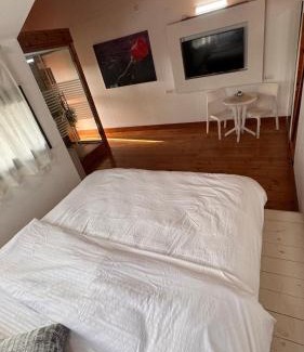 Hosen House | Vlad Wood Spa and Villa