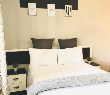 Newcastle House | VnA Guesthouse