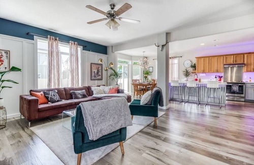 Five Corners House | VNC BNB: Luxury Living for Groups & Families