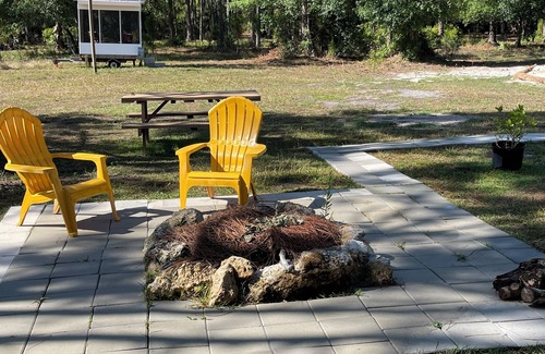 Clewiston House | Vocation Home in a Rural Area