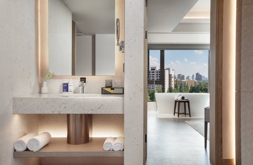 Xuan Wu Hotel | voco Nanjing Oriental Pearl by IHG