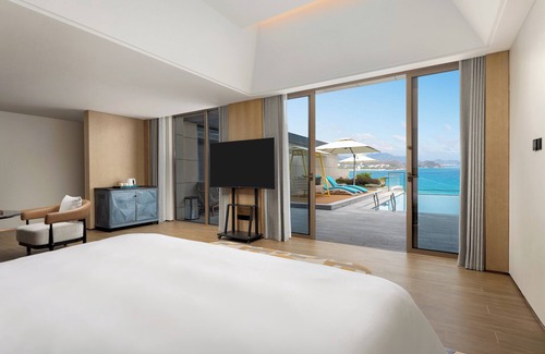 Sanya Hotel | voco Sanya Dadonghai by IHG