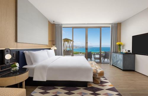 Sanya Hotel | voco Sanya Dadonghai by IHG