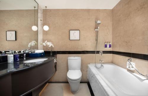 Jiang Han Hotel | voco Wuhan Xinhua by IHG