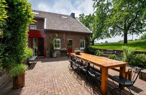 Remersdaal House | Voeren Mansion with Garden