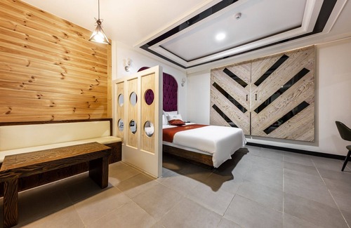 Eumseong Hotel | Voice The Zara Drive-in