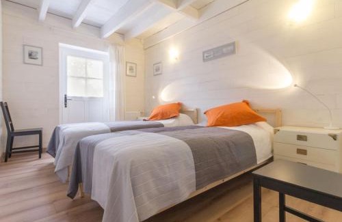 Donges House | Voici un titre accrocheur et concis pour l'annonce : *"Charmante longère bretonne avec grand jardin privatif, proche plages et sites touristiques"* - FR-1-306-841