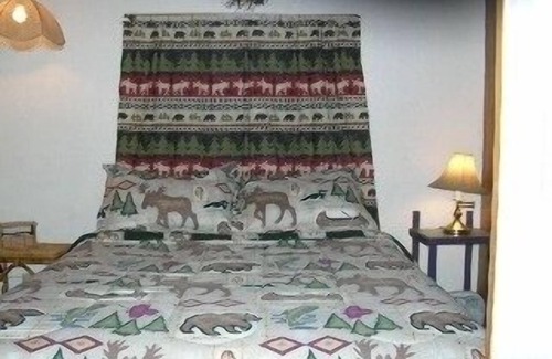 Curtis Cottage | 'Volcano Country' Creek Side Cottage Retreat
