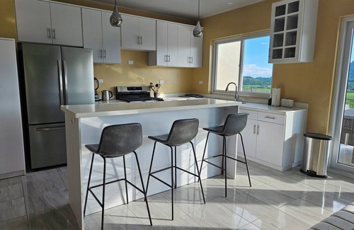 Ilobasco House | Volcano & Lake View home with swimming Pool- 4 bds, sleeps 11 people