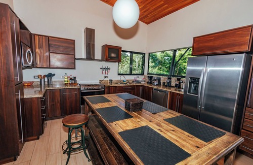 Santa Rosa House | Volcano Views - Close to Hiking-Waterfalls-Kayaking