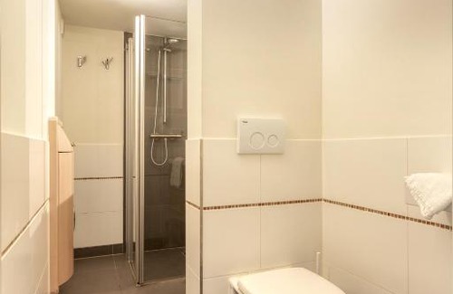 Centrum Apartment | Voldersgracht Canal Home Haarlem (sleeps 2)