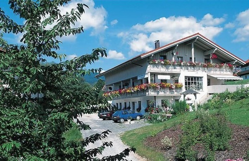 Arnbruck Apartment | Voll ausgestattete 4*-Ferienwohnung für 2 Personen mit Garten