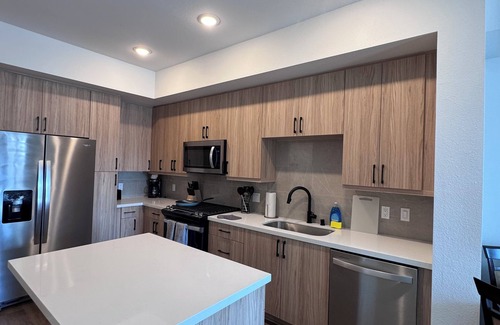 Grantville Apartment | Vora LUX – Elegant 1BRs with quartz kitchens, smart tech, and resort vibes.