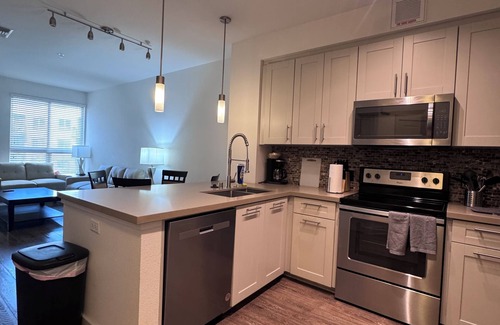Grantville Apartment | Vora Mission Valley East: Stylish 1-Bedroom Apartment in San Diego