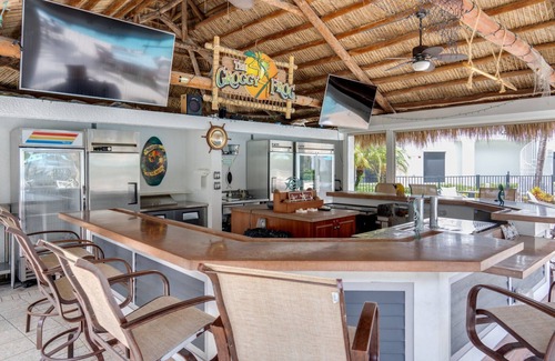 Bonita Shores Condo | VOTED BEST BONITA VALUE, Freshly PAINTED 7/25