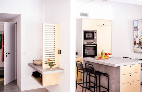 Vouliagmeni Apartment | Vouliagmeni art micro-loft/Open space studio