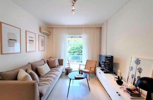 Vouliagmeni Apartment | Vouliagmeni Iasonos Residence Central Stylish Flat