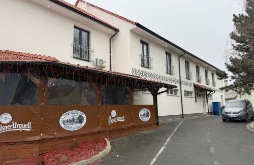 Hruba Vrbka House | Vrbecká restaurace- penzion 1