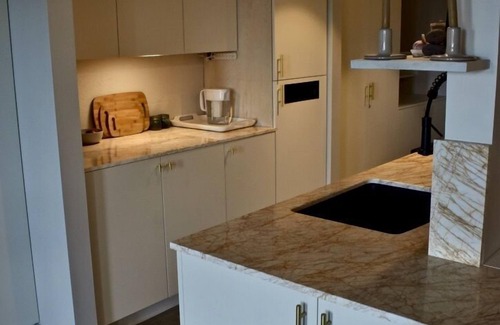 Makaha Condo | VRBO MAKES IT IMPOSSIBLE TO CANCEL THIS ACCOUNT