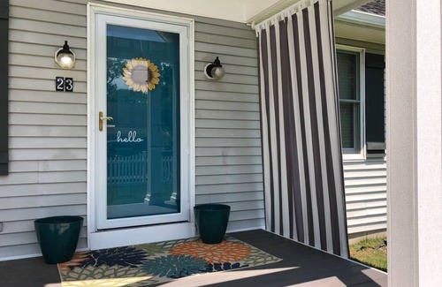 Town Bank House | VRBO Premier Host Listing *Large*New*Clean* Modern*Spacious*