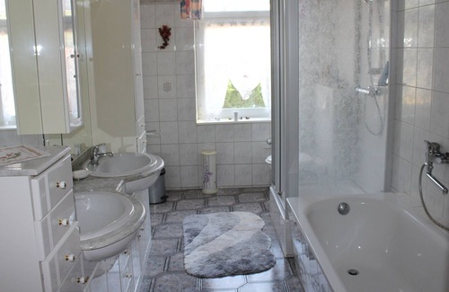 Bad Koesen Apartment | Vrbo Property
