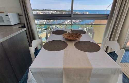 La Jetee Apartment | Vrbo Property