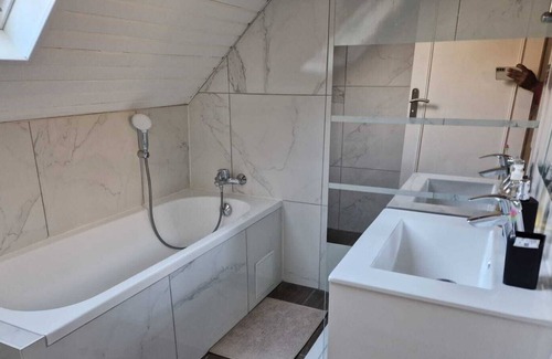 Pont-Sainte-Maxence House | Vrbo Property
