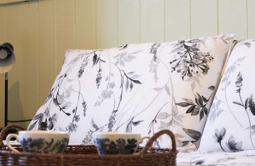 Dingup Cottage | Vrbo Property