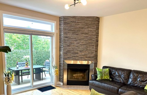 Bois-Franc Apartment | Vrbo Property