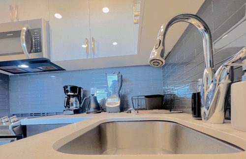 Cabbagetown South Apartment | Vrbo Property