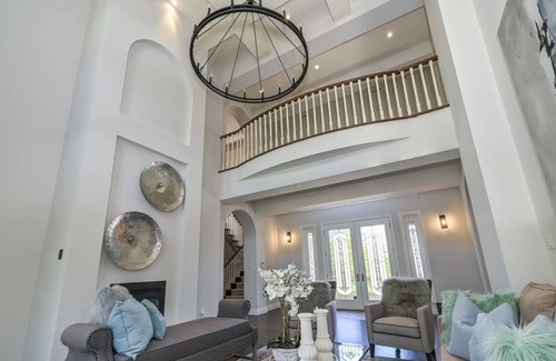 Uxbridge Villa | Vrbo Property