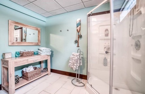 Val-des-Bois Apartment | Vrbo Property